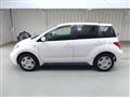 2005 Toyota IST