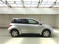 2005 Toyota IST