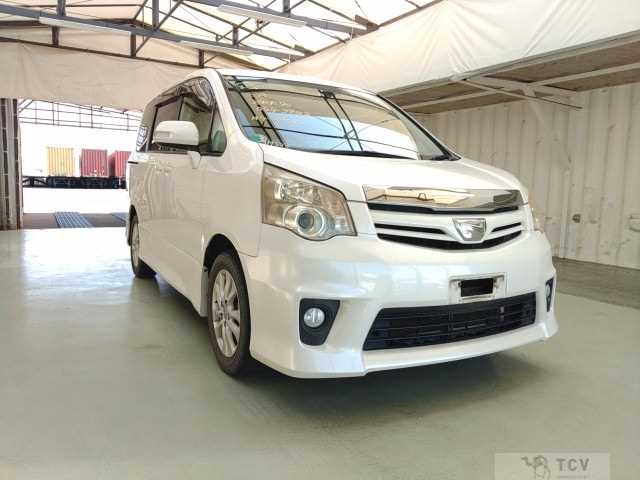 2011 Toyota Noah