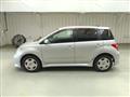 2005 Toyota IST