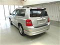 2001 Toyota Kluger V