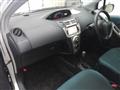 2005 Toyota Vitz