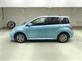 2005 Toyota IST