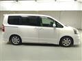 2011 Toyota Noah