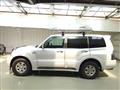 2002 Mitsubishi Pajero