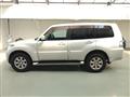 2011 Mitsubishi Pajero