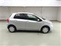 2005 Toyota Vitz