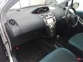2005 Toyota Vitz
