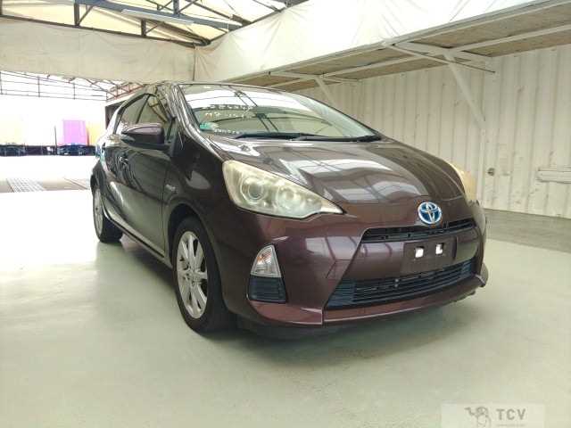 2013 Toyota AQUA