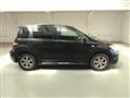 2005 Toyota IST
