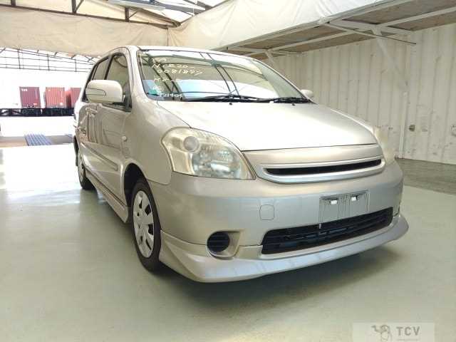 2005 Toyota Raum