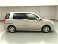 2005 Toyota Raum