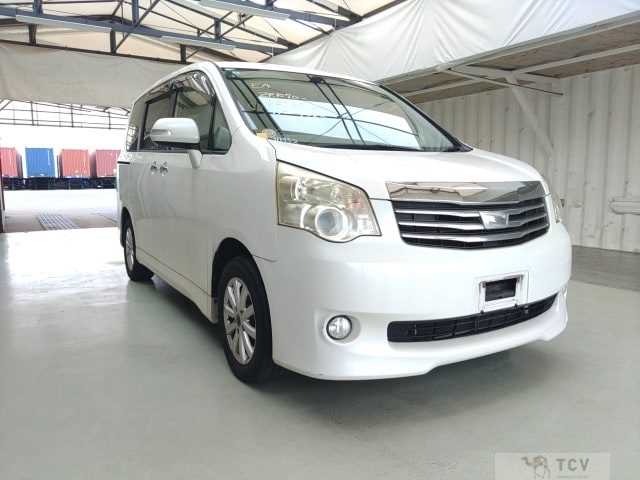 2011 Toyota Noah