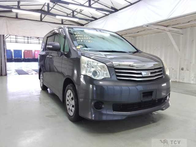 2011 Toyota Noah