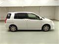 2007 Toyota Raum