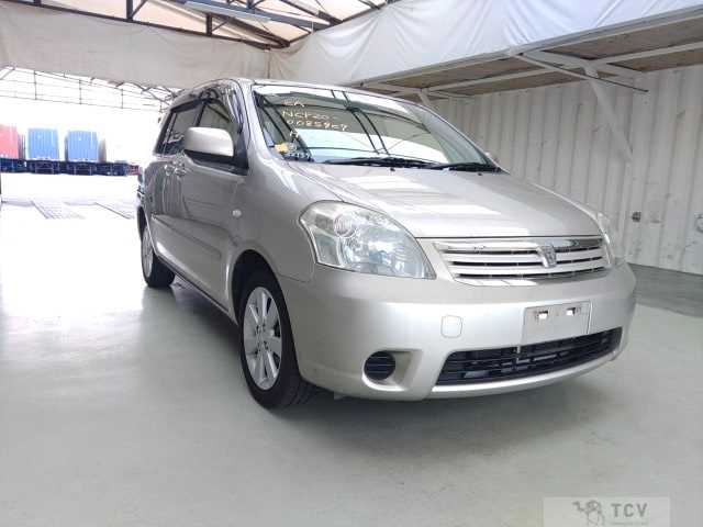 2005 Toyota Raum