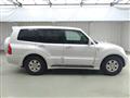 2004 Mitsubishi Pajero