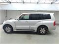 2004 Mitsubishi Pajero