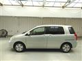 2005 Toyota Raum