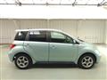 2003 Toyota IST