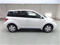 2004 Toyota IST