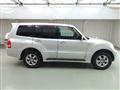 2005 Mitsubishi Pajero