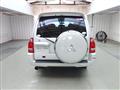 2005 Mitsubishi Pajero