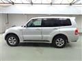 2005 Mitsubishi Pajero