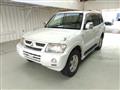 2005 Mitsubishi Pajero