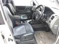 2005 Mitsubishi Pajero