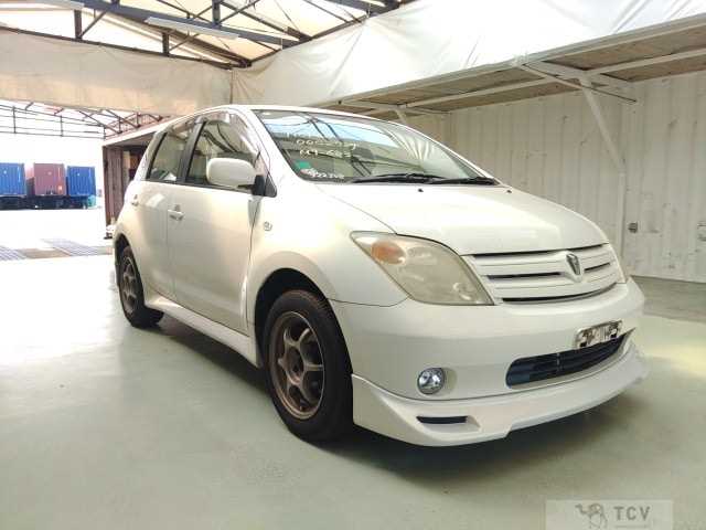 2002 Toyota IST