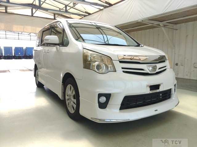 2011 Toyota Noah