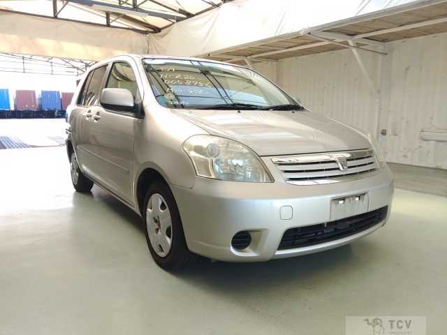 2004 Toyota Raum