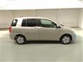2004 Toyota Raum