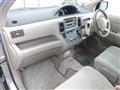 2004 Toyota Raum