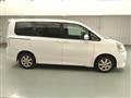 2007 Toyota Noah