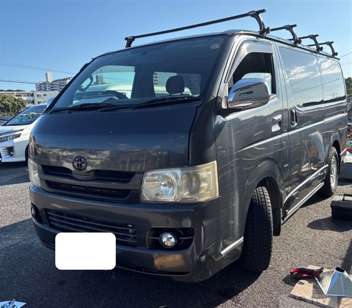 2004 Toyota Hiace Van