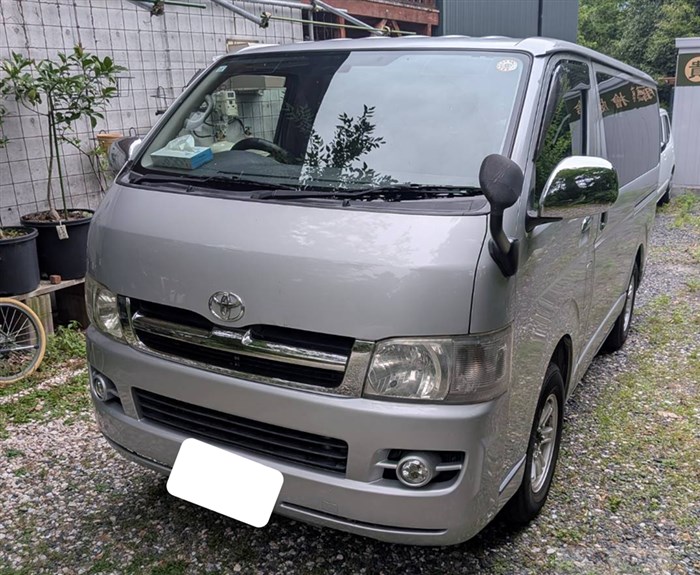 2004 Toyota Hiace Van
