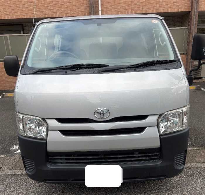 Toyota Hiace Van