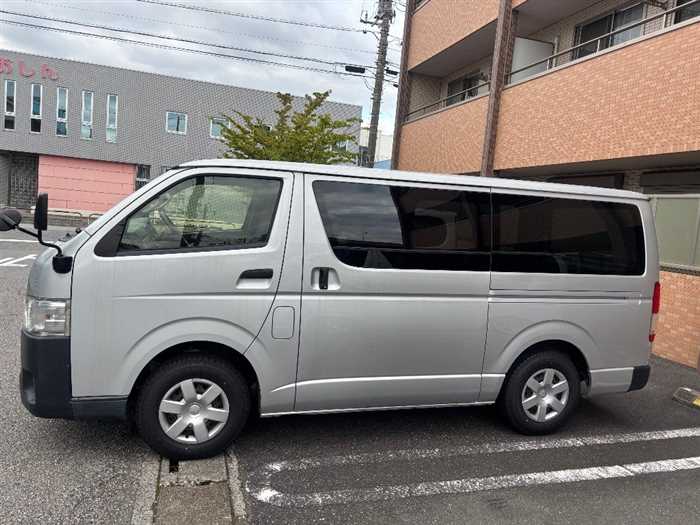 Toyota Hiace Van 2016 photo 2