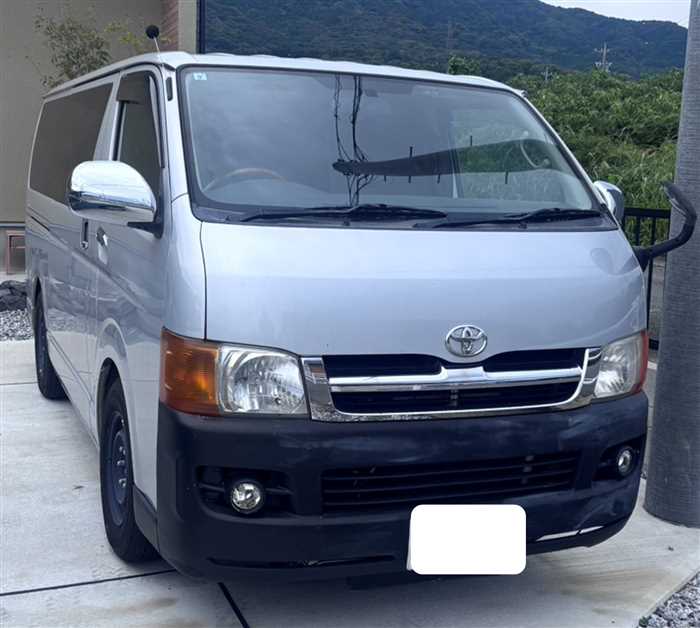 Toyota Hiace Van