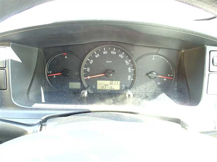 Toyota Hiace Van 2015 photo 5
