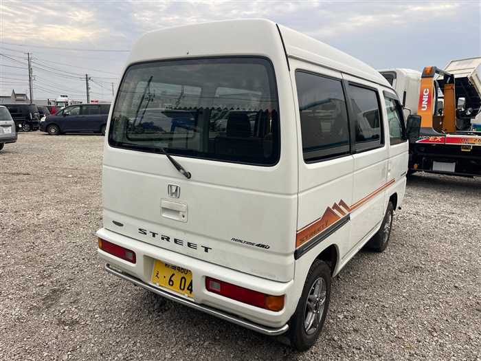 Honda Street 1998 photo 4