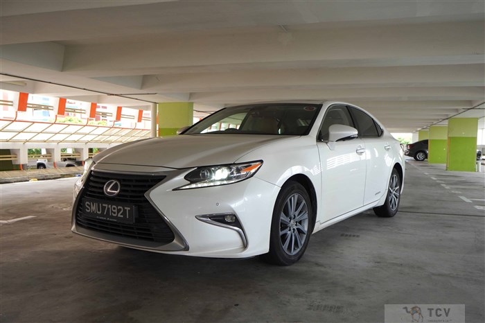 2016 Lexus ES