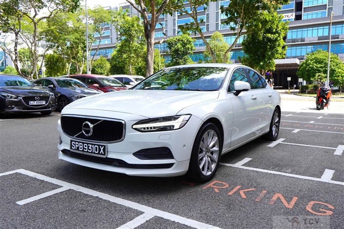 2017 Volvo S90