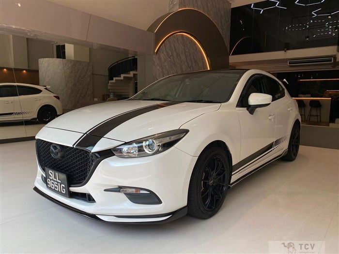 2017 Mazda Axela