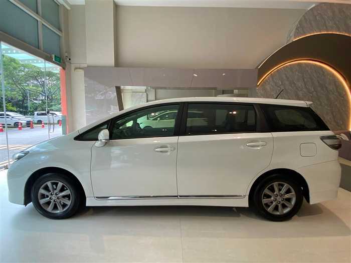 Toyota Wish 2017 photo 5
