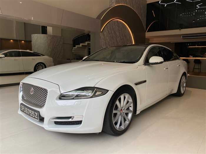 Jaguar Xj