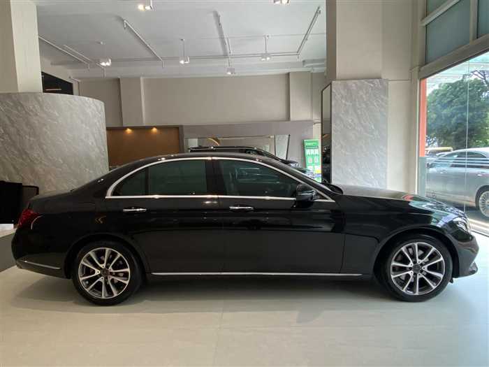 Mercedes-Benz E-Class 2017 photo 4