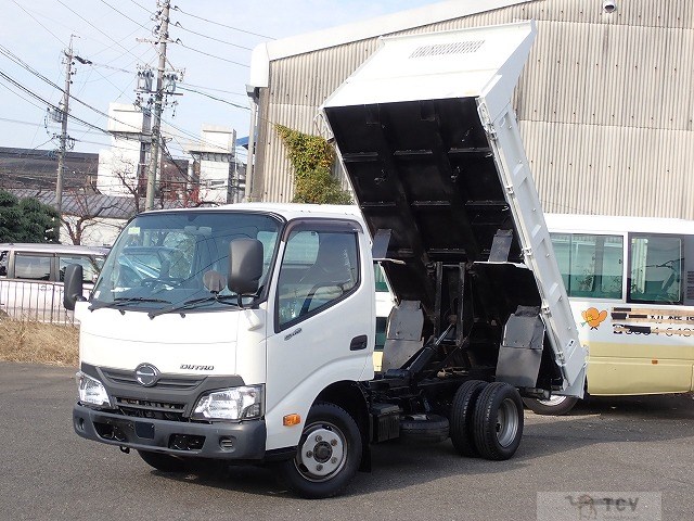 2017 Hino Dutro